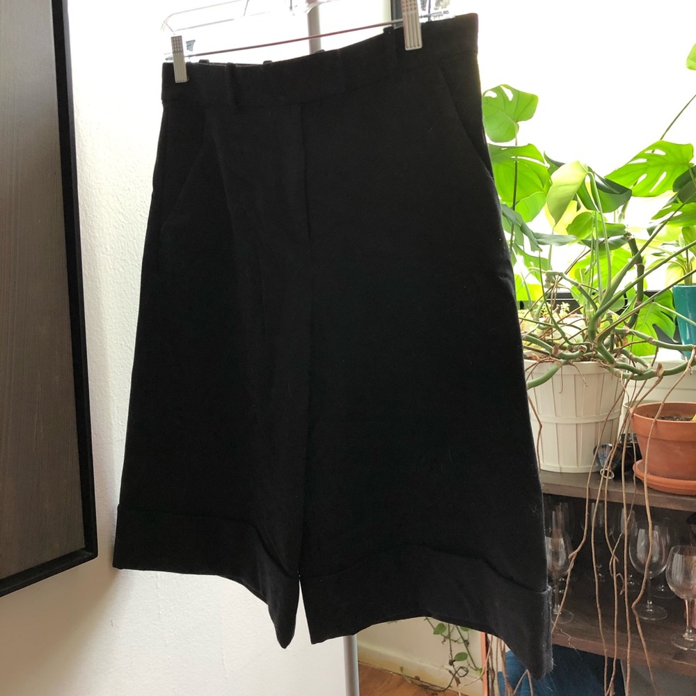 COS below knee hight shorts- Size 4